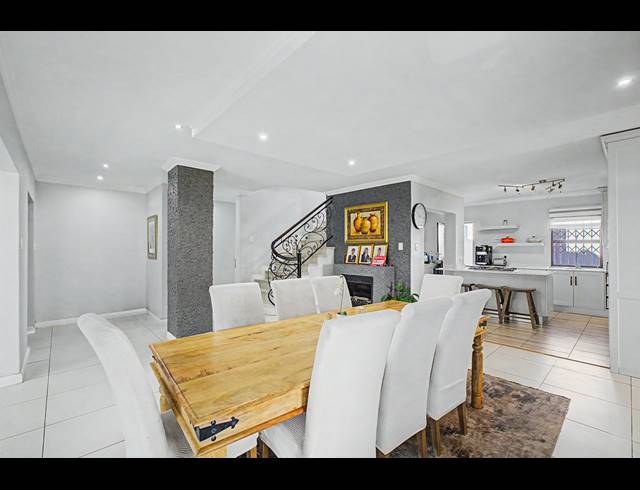 5 BEDROOM HOUSE FOR SALE IN BEVERLEY